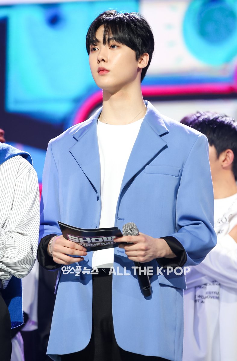 ALLTHEKPOP's tweet photo. Show Champion EP.355 딴콩민❤

|￣￣￣￣￣￣￣|
| 쫀떡궁합 인정?
| 어 인정 (*´꒳`*) |
|＿＿＿＿＿＿＿|
(\__/) || 
(•ㅅ•).|| 
/ . . ..づ

📷https://t.co/P2itGE6ejN
📹https://t.co/z07jTlDjxg

#내심장어덕행 
@offclASTRO @the_verivery 

#아스트로 #베리베리 #문빈 #산하 #강민 https://t.co/LtxOZhLZKJ