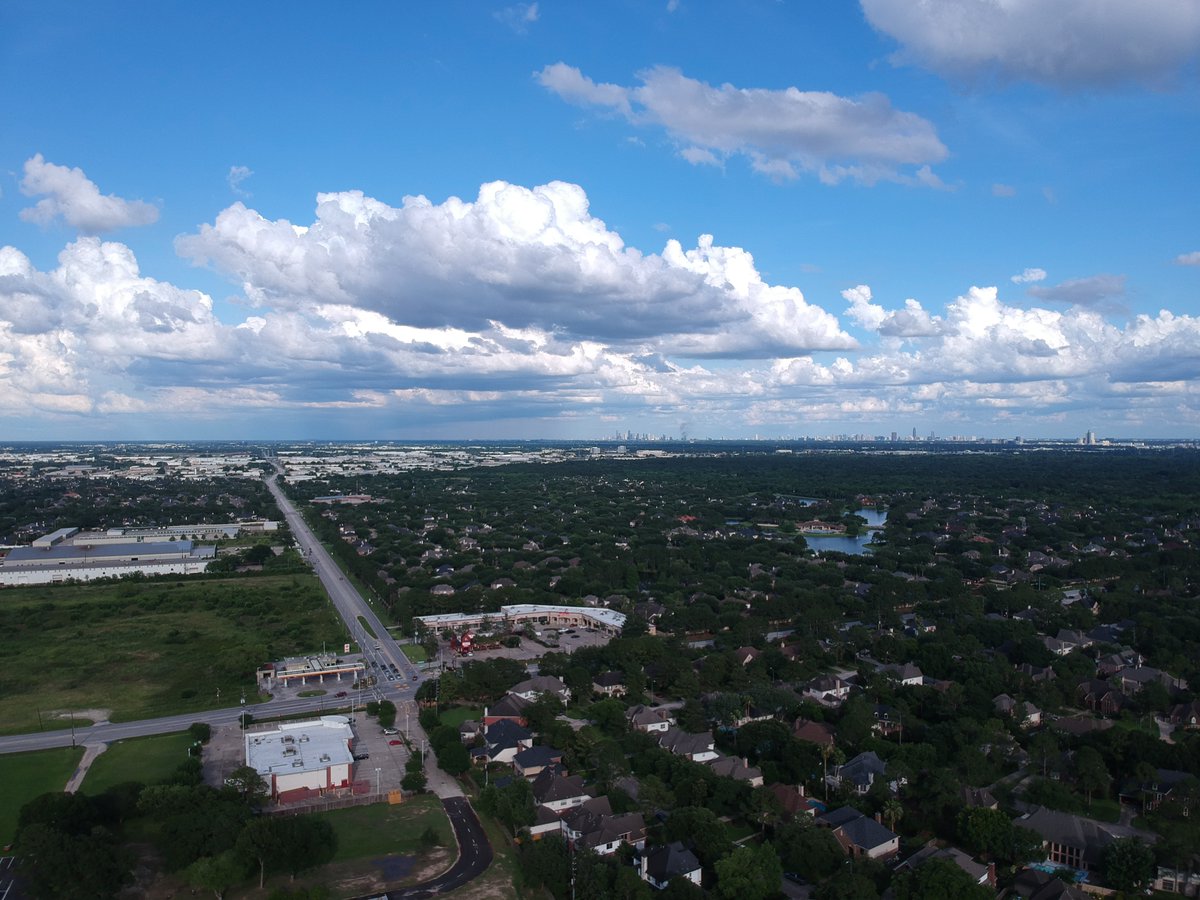 Homeinspect281's tweet photo. Great shot above the beautiful subdivions of Twin Lakes off Tanner and Eldridge. Performing a home inspection and using the drone to assist with the roof inspection. https://t.co/8MfrDtjDnx