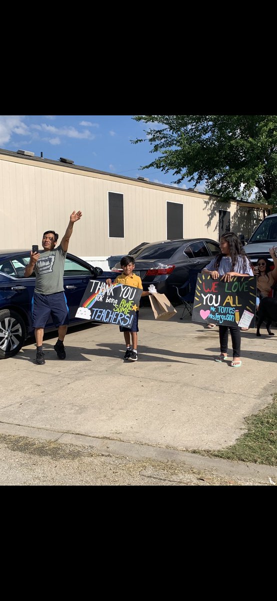 LoweryRoadFWISD's tweet photo. It was amazing to see our community come together to celebrate our students on the last day of school. Thank you to all that came out. The parade was awesome and we can’t wait to see you all next year! #teamlowery @FortWorthISD @fortworthpd https://t.co/STWzxrdBlq