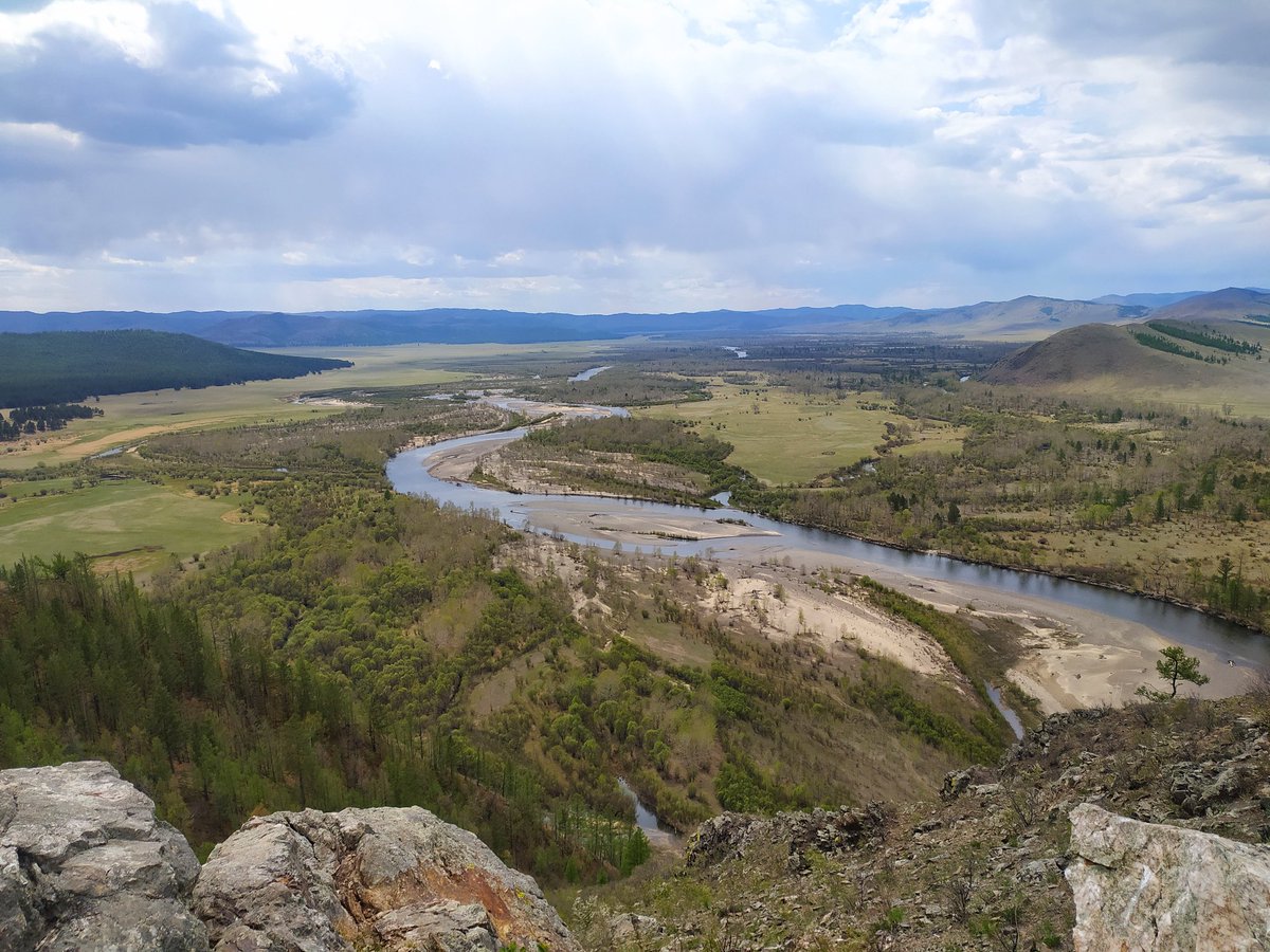 Хэнтий аймгийн Биндэр сумын Яргуйн хавцал дээрээс Онон гол