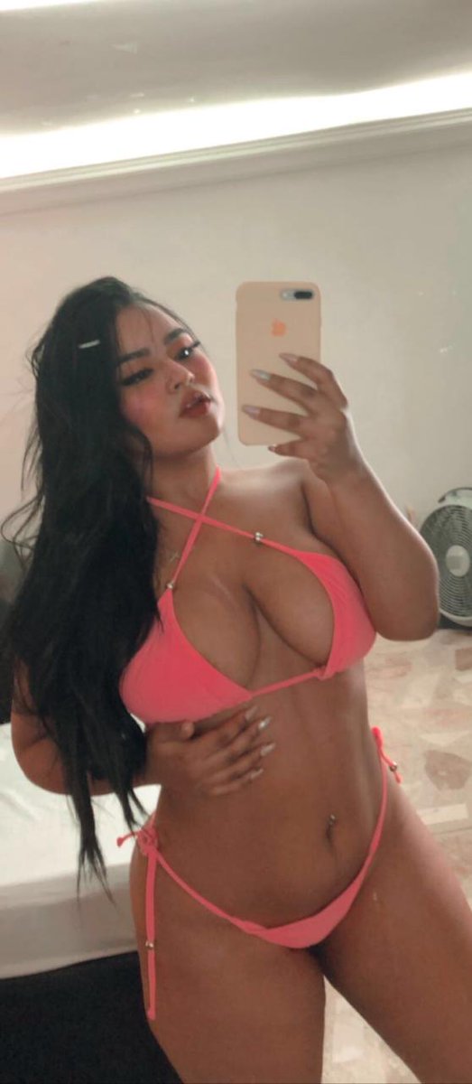 violet_jonnes's tweet photo. Hi babys... I'm online in my room, you just need in @LiveOnTheStream  
@angels_cam @realstreamate 
#BlackLivesMatter #JusticeForGeorgeFloyd 
#lockdownextension https://t.co/lx7zmRYSsV