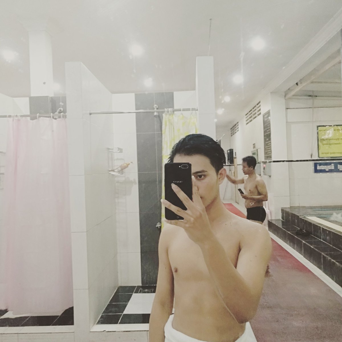 មានគេសួរថារាល់ថ្ងៃ T r B
ញុមT តែញុមត្រូវការT ដូចគ្នា😂😂😂