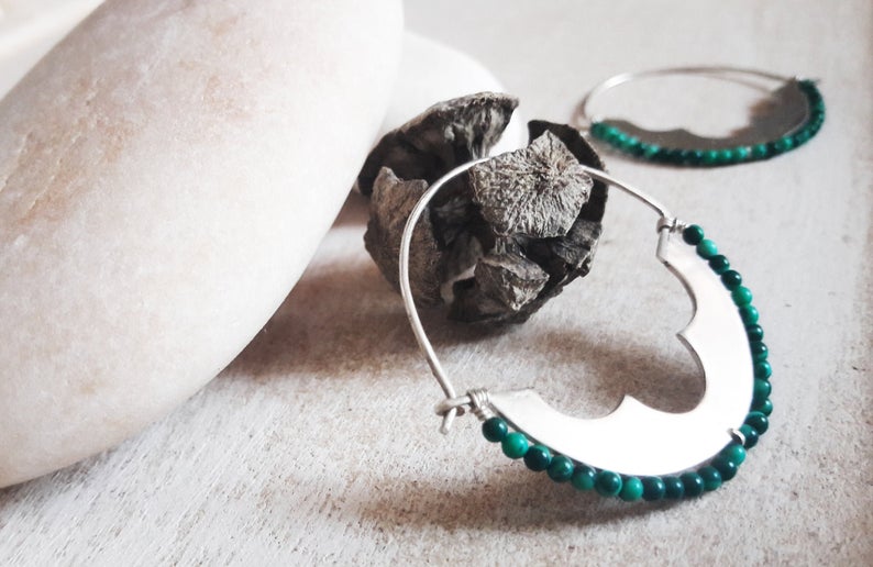 YooJewelry's tweet photo. #earrings #silver #handmade #etsy #forher #hoops #green #beads #boho #gift #sterlingsilver #etsyfind #etsyshop 👉https://t.co/p5lyqmE62l https://t.co/qCN9PJfp8i