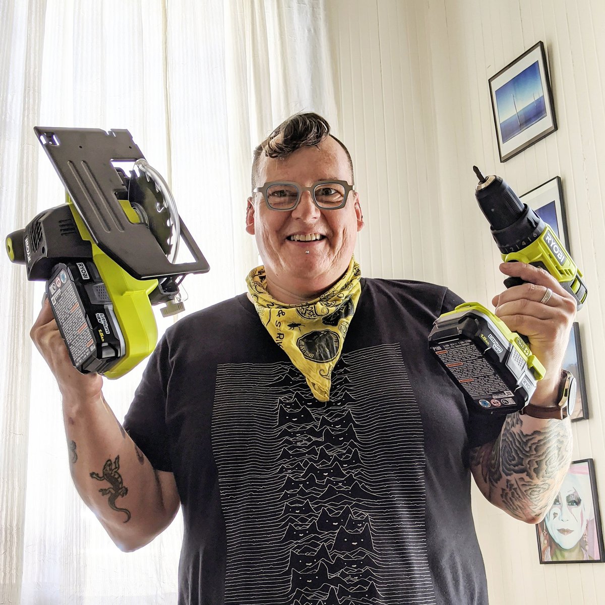 tnkgrl's tweet photo. Taking a break from my next review for @HotHardware to work on some #hardwood... #floors that is!
.
.
.
.
📷 #Pixel4XL #diy #notjusttech #morethantech #hardware #software #quarantinelife #butch #lgbt #queerantine #powertools #homerepairs #yesitsarental #diyapartment #sanfransisco https://t.co/mnNKRtQEf8