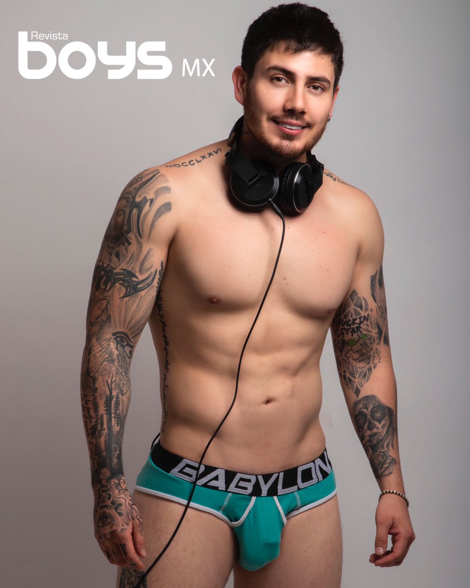 revistaboysmx's tweet photo. #portafolios @revistaboysmx Sería intenso tenerlo en las páginas de @revistaboysmx. @Victor_Acashore  se alista en su faceta como DJ. Hey Boys quieren tenerlo en una sesión de fotos? 🙌🏼 @STARPROMX @noelcruzfoto 📸 https://t.co/ir4gGNFp7i