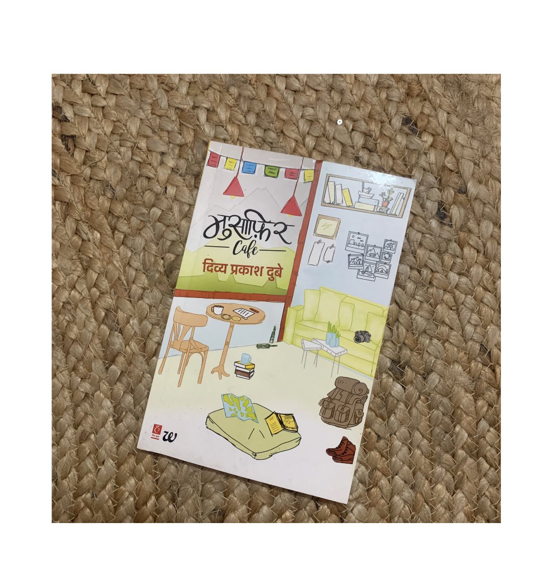 piabajpiee's tweet photo. #bookno.47 #53moretogo #100bookschallenge मुझे इस किताब से प्यार हो गया है..❤️ strongly recommending @divyapdubey शब्द नहीं बचे हैं मेरे पास कहने के लिए,इतना अच्छा लिखा है आपने 👏👏👏 https://t.co/lPAwPgJFn0