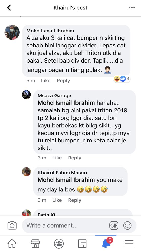 Ada satu pekomen kat fb ni, aku gelak besar bab ni. Aku pun terfikir kalau pakai kereta tinggi masalah divider boleh selesai ke tak? Rupanya tiang pula jadi mangsa!! Hareyyy