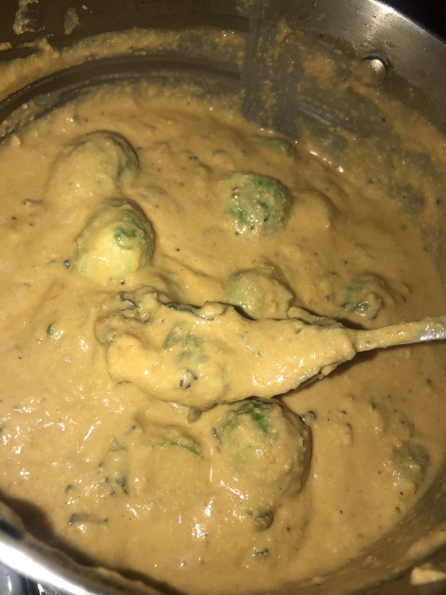 YoungBlenda's tweet image. The way cashews make tomato soup so creamy thou!!!!! 🥰🥰🥰😋UGH THE BASIL SAGE AND BRUSSELS MADE IT ALL POP!!! #PlantBased #HerbalSoup #Halal #SoulFood