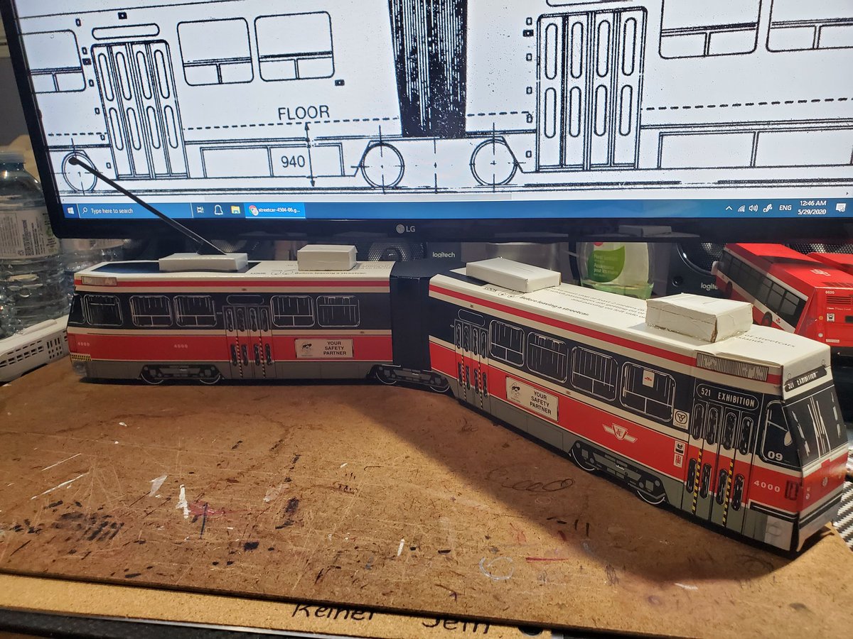 itsreinerseth's tweet photo. Made an ALRV back in the day sadly it didn't age well. Found a pair of CLRV's laying around and made it into an ALRV. These in HO scale would be awesome. #paperstreetcar #papermodel #transitmodel https://t.co/YGjx5pjX4U