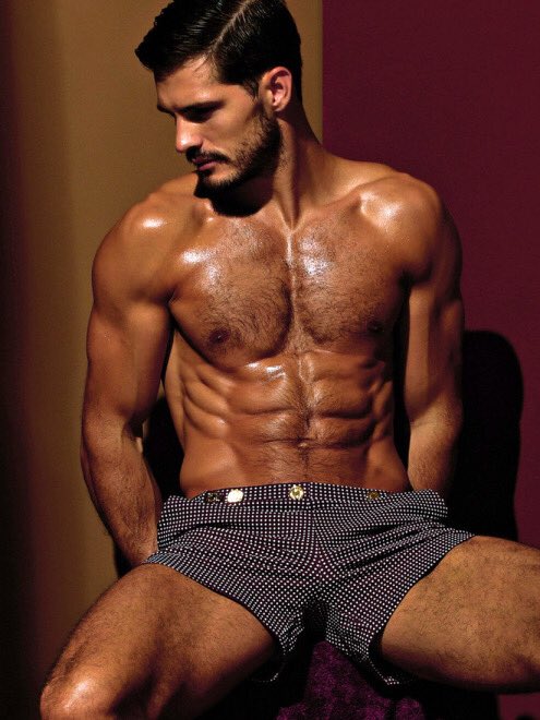 EZKVhfkU4AUkC-q?format=jpg&name=small