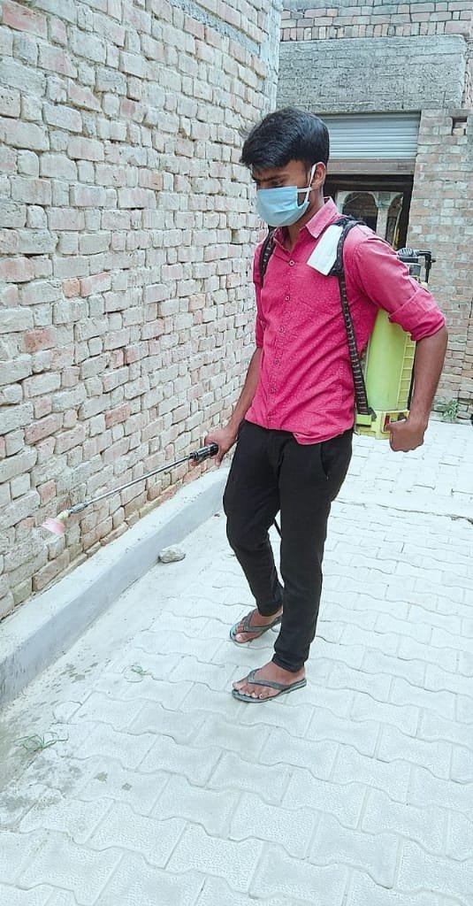 HandleNss's tweet photo. दिनाँक 29/05/2020
राजकीय महाविद्यालय सम्भल के
स्वयं सेवक मोहम्मद अरकान एवंमोहम्मद आजम अपने गांव लहरा कमंगर को सैनिटाइज कर करोना मुक्त करने का प्रयास करते हुए।
डॉ रीता सिंह
नोडल अधिकारी
राष्ट्रीय सेवा योजना
जनपद सम्भल (उ.प्र.) https://t.co/VTbAGVFnXp