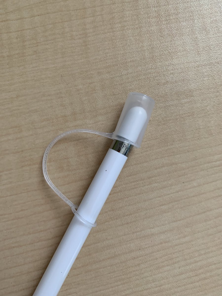 みいぼう アップルペンシルのキャップ紛失防止のキャップって100均で売ってそうなのに売ってないよぬ セリアのペットボトルジョウロのアタッチメントにそれっぽいのが付いてたから試したけど ちょっとブカブカ スポンジみたいなスペーサーがあれば