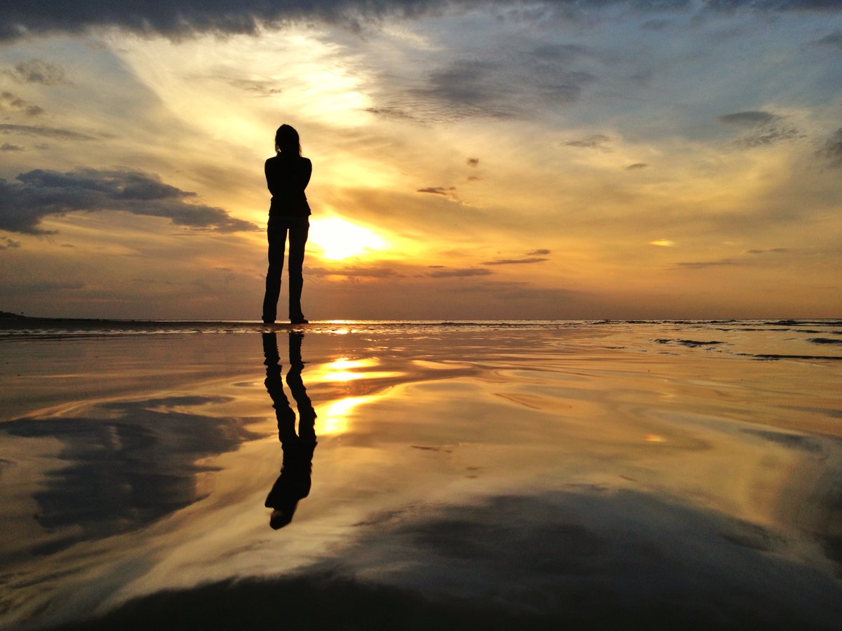 2. Find interesting and unique subjectsWhile it’s easy to take silhouette photos, they won’t look good unless you find interesting photography subjects – ones that will really make your photos memorable.