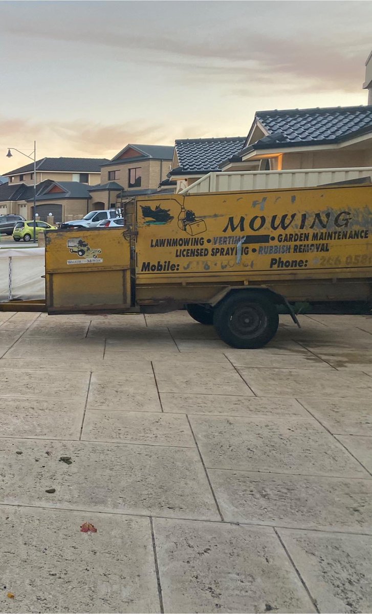 If anyone happens to see this trailer on a white Mazda Ute driving around town can you please ring the police! We have just had it stolen from the Cloverdale/Belmont area 🙄