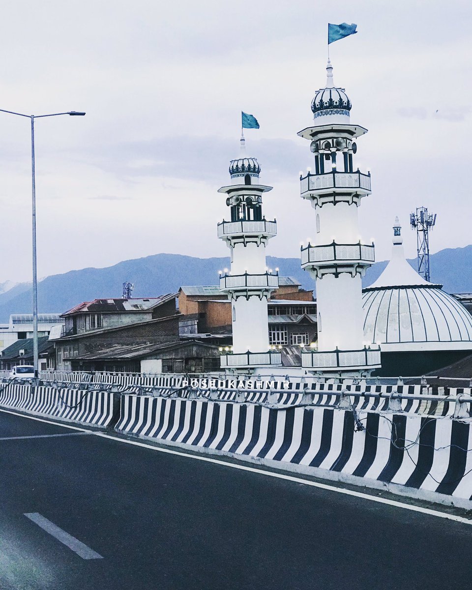 Posedkashmir🍁 tweet media