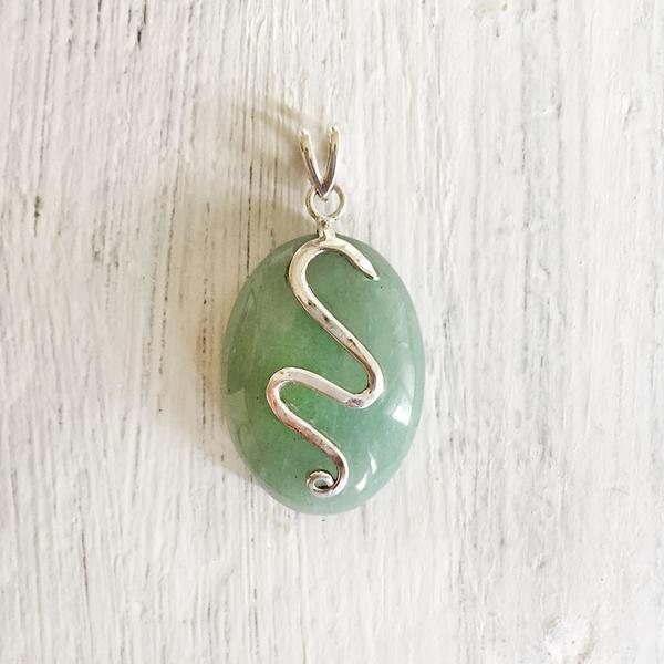 Green Aventurine 925 Pure Silver Pendant for Rs. 700. To shop visit:  silberuh.com/collections/pe… 
#silberuh #silverpendant #greenaventurine #aventurine #aventurinejewelry #aventurinenecklace #handmadejewelry #silverjewellery #puresilver #chakrahealing #chakrabalancing #chakrajewelry