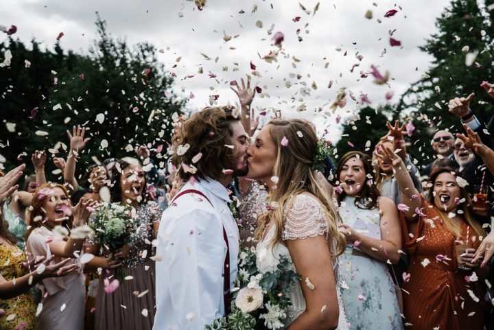 Indie Cool #TipiWedding with an #OutdoorCeremony 🏆 💍 👍 rite.ly/wCxL #wedding🍸 #uniquephuket