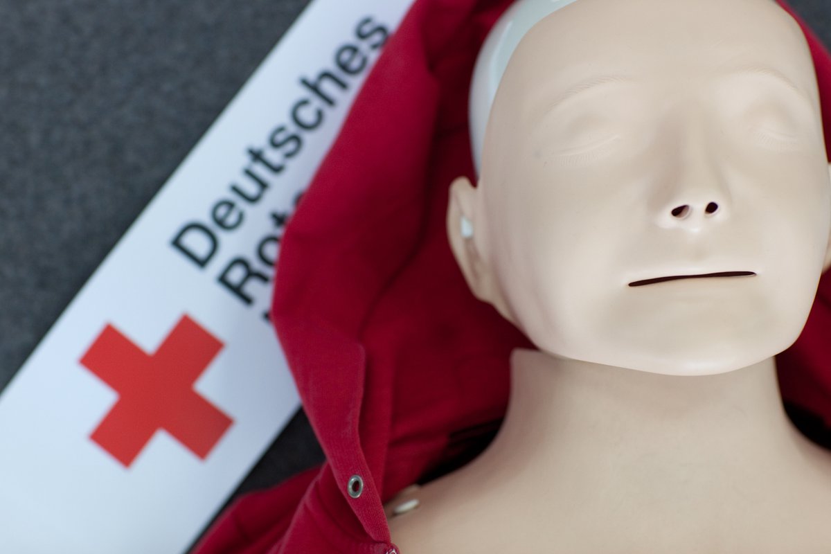 Im Lübecker Rotkreuzzentrum starten ab Juni 2020 wieder Erste-Hilfe-Kurse. Noch sind Plätze frei für den Kurs "Erste Hilfe am Kind". drk-luebeck.de/aktuelles/spal…

#ErsteHilfe #Kurse #DRK #Lübeck #RotesKreuz #Retterherzen