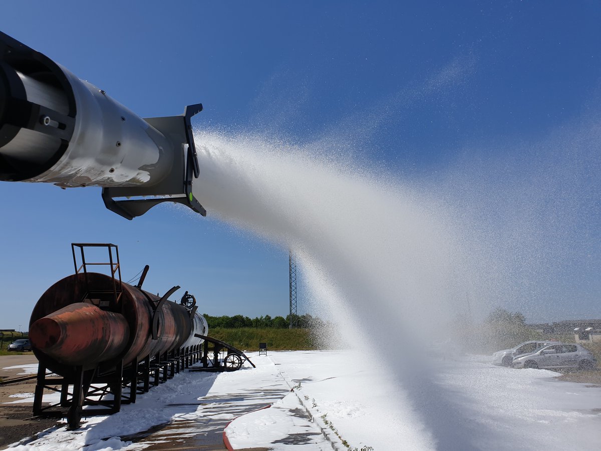 Annual foam testing and dry powder certification of our customers' ARFF trucks is one of the many services that we deliver 24/7 to our civilian and Military customers around the world.
#Terberg #FireAndRescue #ARFF #Military #Foam #DryPowder #Testing #Certification