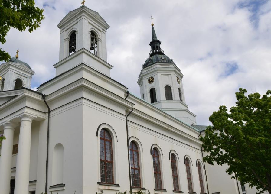 svenskakyrkan's tweet photo. Kl 11.00 idag sänds högmässan från Härnösands domkyrka. Under mässan sker en mottagning av översättningen av kyrkohandboken. Vissa delar av högmässan sker på finska och samiska. Delta i högmässan här: https://t.co/cJ6uyVf1om #kyrkanäröppen #pingstdagen https://t.co/rmjhuvQlgY