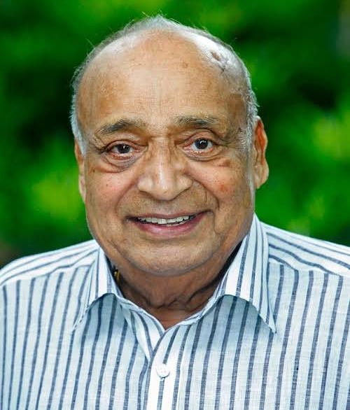 bm_farookh's tweet photo. I am deeply saddened to learn about the demise of Shri M. P. Veerendrakumar. Having close connection with Janata Dal (Secular), he held the position of MoS Finance in Shri. Devegowda ji’s Government.
#MPVeerendrakumar 
(1/2) https://t.co/TxzbIy3q4G