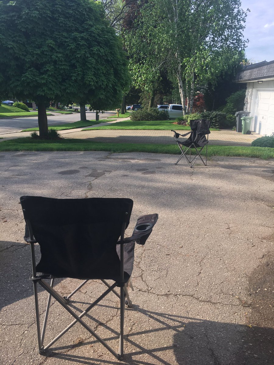 LRob_NutrExProf's tweet photo. First work meeting of the day about to start, outside, 6+ feet apart! So much better than Zoom! #WorkFromHome #TakeWorkOutside #ZoomFreeFriday ☀️ https://t.co/G5jABCTEsO