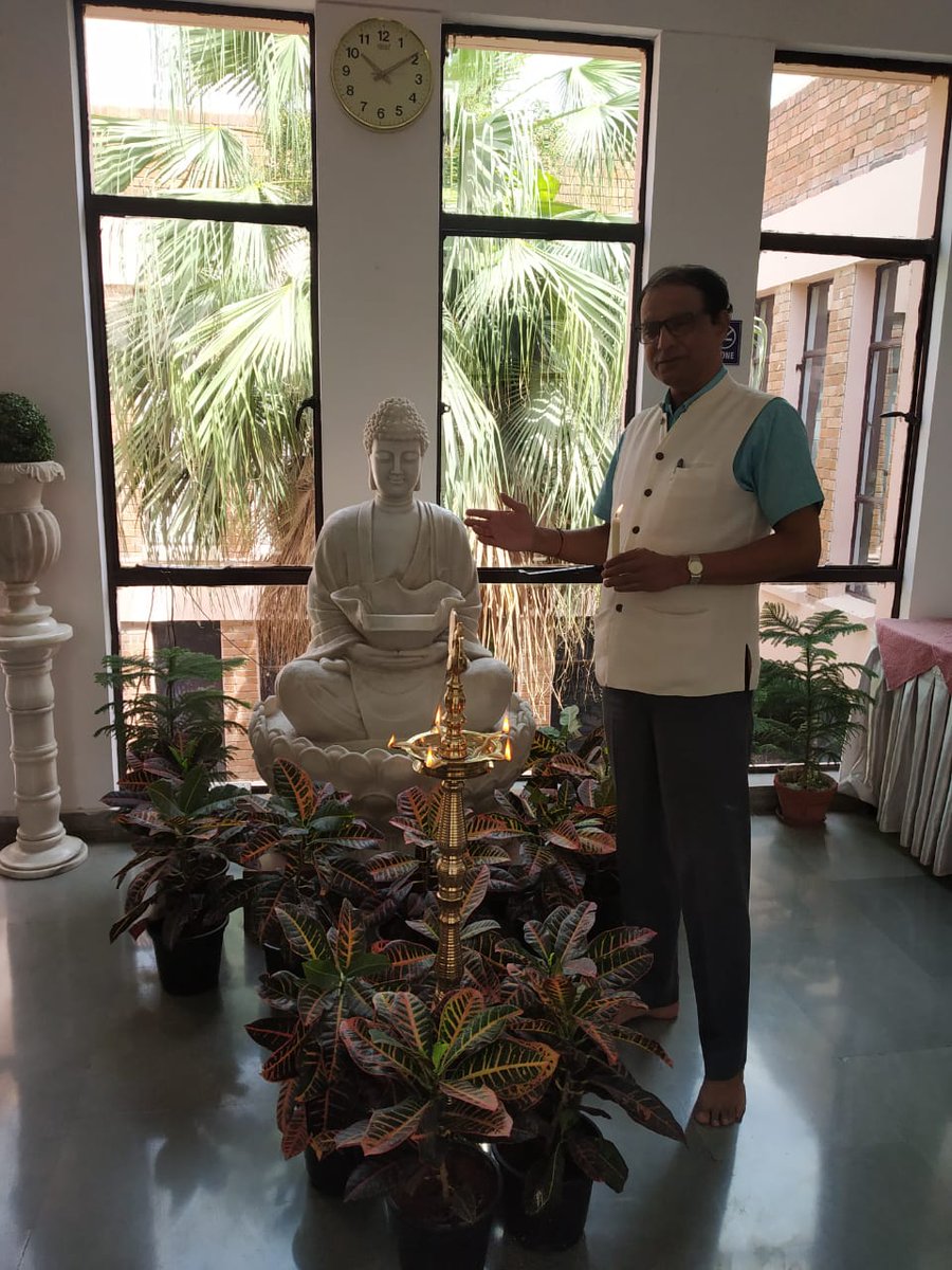 MDIGurgaon's tweet image. The Induction programme for National Management Programme (NMP-33) was held in the online mode on 28th May, 2020.  

The online Induction started on an auspicious note with the lighting of the lamp by Dr. Pawan Kumar Singh, Director (MDI)..

(1/n)

#NMP33 #MDIGurgaon  #ManDevIan