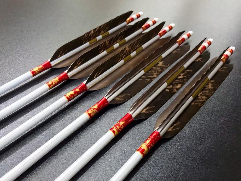 カーボン矢 6本組 雷槌（いかづち）八〇式・竹 白鷹 カーボン矢 6本組 雷槌（いかづち）八〇式・竹 黒手羽 (1) - 大阪 猪飼