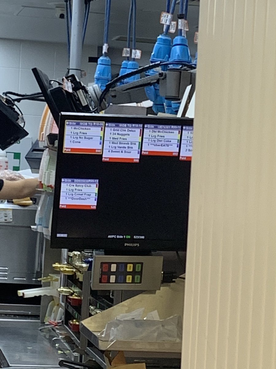 DumbieOCE's tweet photo. @maccas We have been waiting 21 minutes now for our food :( https://t.co/l3rGEz7aKt