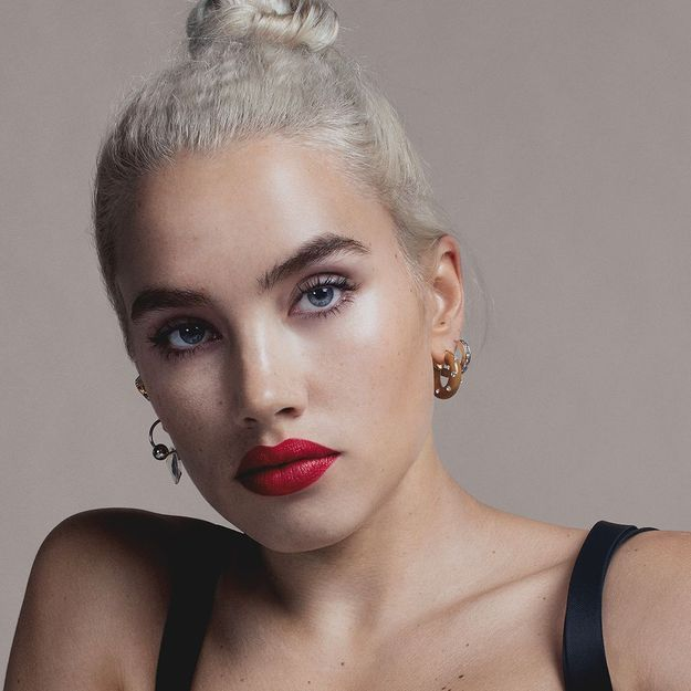 Irisa_event's tweet photo. [#news] Les infos à ne pas louper, c'est ici :

#brand Isamaya Ffrench, #mua, à la tête de la beauté chez 

#beauty: le "Dirty brunette", la coiffure en vogue depuis le #confinement 👀💇‍♀️

#MonMasqueNousProtege: les masques drôles de @Gyro_Paris à voir (lien 👇👇)😷 😍 https://t.co/xpe1UHGBkg