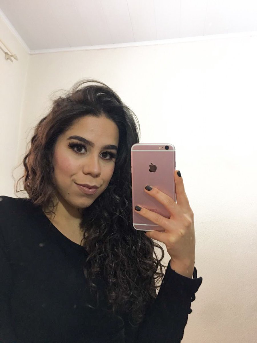bellaisa_cos's tweet photo. Primeira fotinha aqui com 21 🎉 https://t.co/2pLCfY6XEC