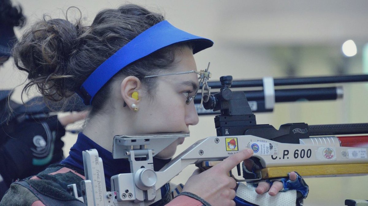 uits_sport's tweet photo. Determinata, tenace e precisa, il #tiroasegno ha insegnato a Elena Pizzi a credere in se stessa! L’atleta della squadra #UITS di #carabina compie oggi 20 anni!! Tanti auguri 🎂 https://t.co/RhlrBn39Dy