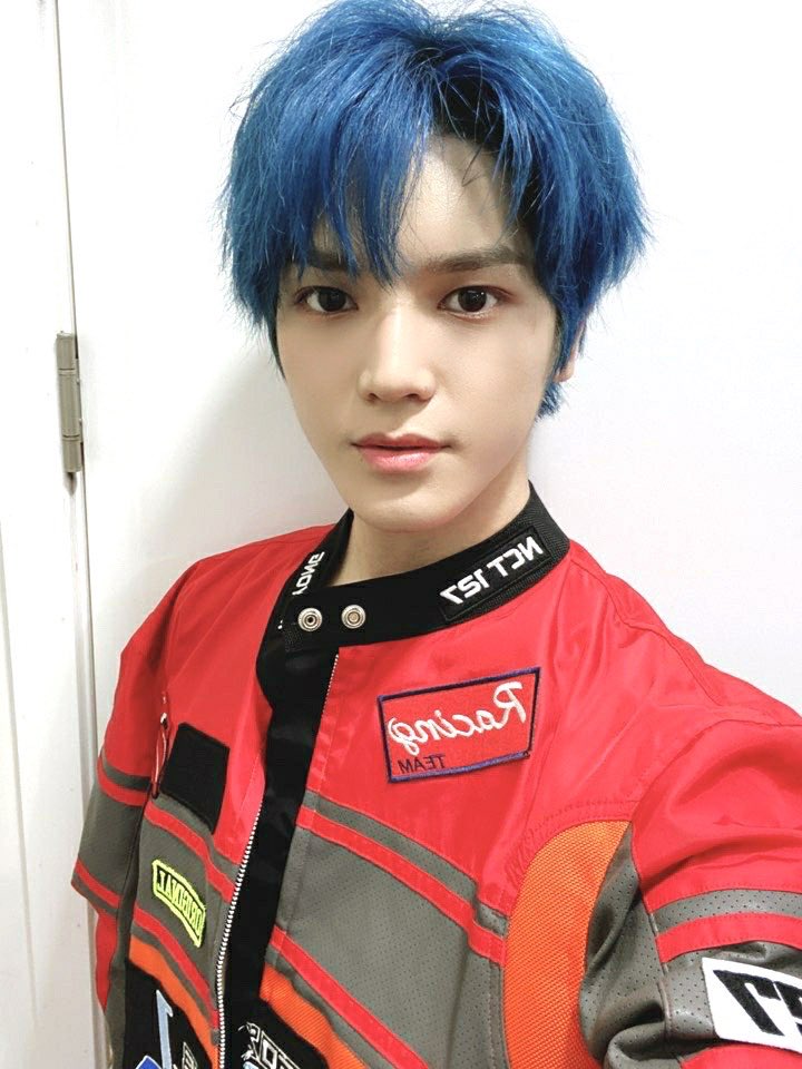 8. 200529 it's only the 5th month of the year, but we already have Taeyong's 8th hair color  It is BLUE this time!He might dyed it one or two days ago, but the first appearance is on Music Bank (it's also Punch2ndWin ) #TAEYONG  #태용