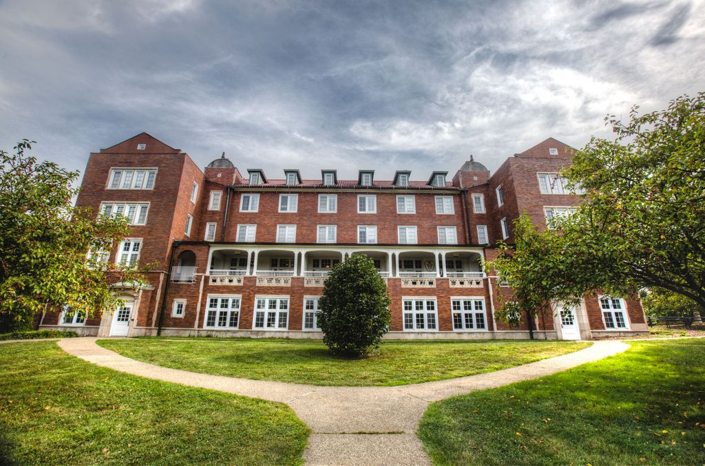 MuskieAdmission's tweet photo. We are kicking off our weekend with Muskie Preview Day 3 ❗️ ❗️ Although we cannot physically welcome our Future Muskies to campus today, we certainly will virtually! Have a great day, #Muskies2024! We will "see" you soon 😎 #MuskiePreview #remoteMuskingum https://t.co/5sMMOo6uYl