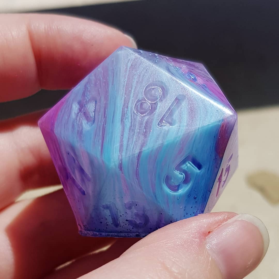 TheDiceling's tweet photo. I tried to make a big chonk petri dice and for a first try I dont think it came out too bad!
๐ธ #dnd #dnd5e #dice #dicegoblin #diceporn #polyhedraldice #diceaddict #resindice #dicemaker #ttrpg #sharpdice #handmadedice #critters #d20 #thediceling ๐ธ https://t.co/YbtCTND2iK
