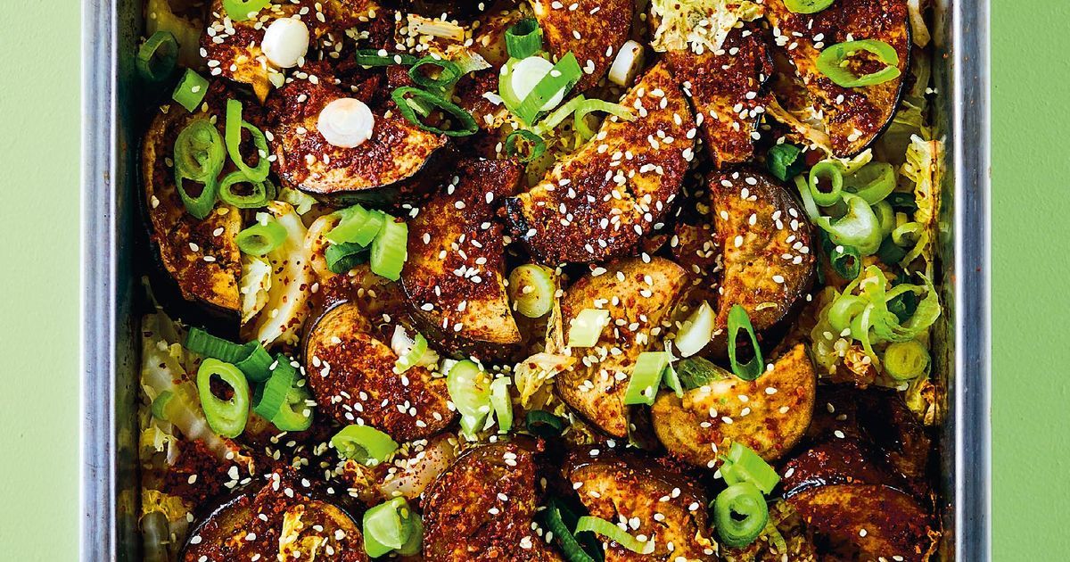 Adding an aubergine or two to your box?

This simple vegan midweek dinner made is in one tin with aubergines and rice cooked in Korean-inspired flavours. buff.ly/2XugQL7