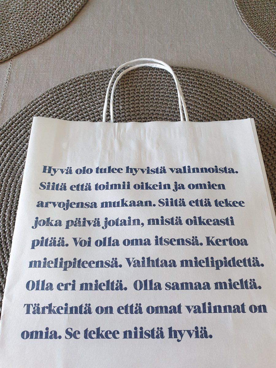 Ikinä ei voi etukäteen tietää mistä saa inspiraatiota päivään. Tänään se oli Sokkarin kassi. 😁