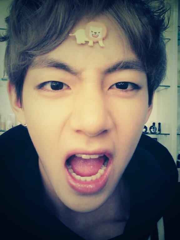 Oke sekarang giliran taehyung - Kumpulan Foto Taehyung update twt dari taun 2013-2020 -Sorry kalau ada yg kelewat :(~ A THREAD ~