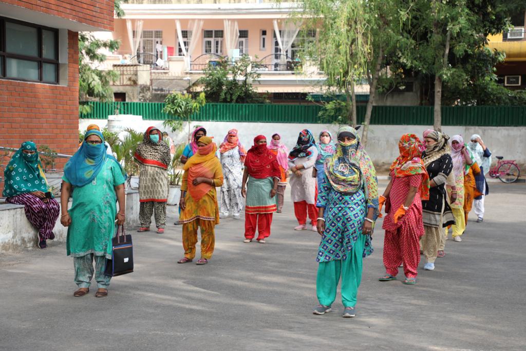 Raj Bala Malik (@rajbalamalik) on Twitter photo Distributed sanitary napkins, juices, masks and other relief material to female health workers of MC, along with <a href="/ChandigarhCmc/">Commissioner Chandigarh Municipal Corporation</a> and other officials.
<a href="/MCChandigarh/">Municipal Corporation Chandigarh</a> <a href="/SwachhBharatGov/">Swachh Bharat Urban</a>
<a href="/manuparida1/">Manu Parida</a> <a href="/KirronKherBJP/">Kirron Kher</a>
#ChandigarhFightsBack
#Chandigarh Distributed sanitary napkins, juices, masks and other relief material to female health workers of MC, along with <a href="/ChandigarhCmc/">Commissioner Chandigarh Municipal Corporation</a> and other officials.
<a href="/MCChandigarh/">Municipal Corporation Chandigarh</a> <a href="/SwachhBharatGov/">Swachh Bharat Urban</a>
<a href="/manuparida1/">Manu Parida</a> <a href="/KirronKherBJP/">Kirron Kher</a>
#ChandigarhFightsBack
#Chandigarh
