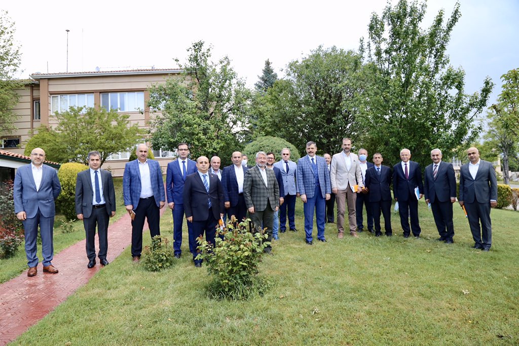 OSB Yönetim Kurulu ve Müteşebbis Heyeti Toplantısı Valimiz Sayın Mustafa Çiftçi’nin başkanlığında Organize Sanayi Bölgesi Müdürlüğü’nde gerçekleştirildi.