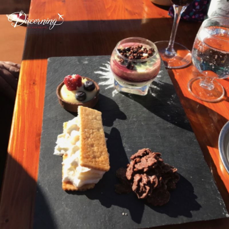 Give this post a ❤️ if you think this looks absolutely mouthwatering! 😍 For the best tips on where to dine, when to dine, and how to dine, be sure to follow our Instagram page! 🍴

👉 instagram.com/discerningfood…