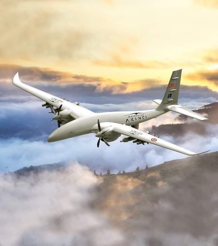 Böylesi bir günde,
hemde Yunan sınırında;

TB2-1453 uçuş koduyla devriye atan Ebû SİHA, sana da Bin Selam olsun yiğidim...

Deniz olmayan yerde Gemi yürüten dedesinin,
Pilot olmadan Uçak havalandıran torununa..🇹🇷
#istanbulunfethi