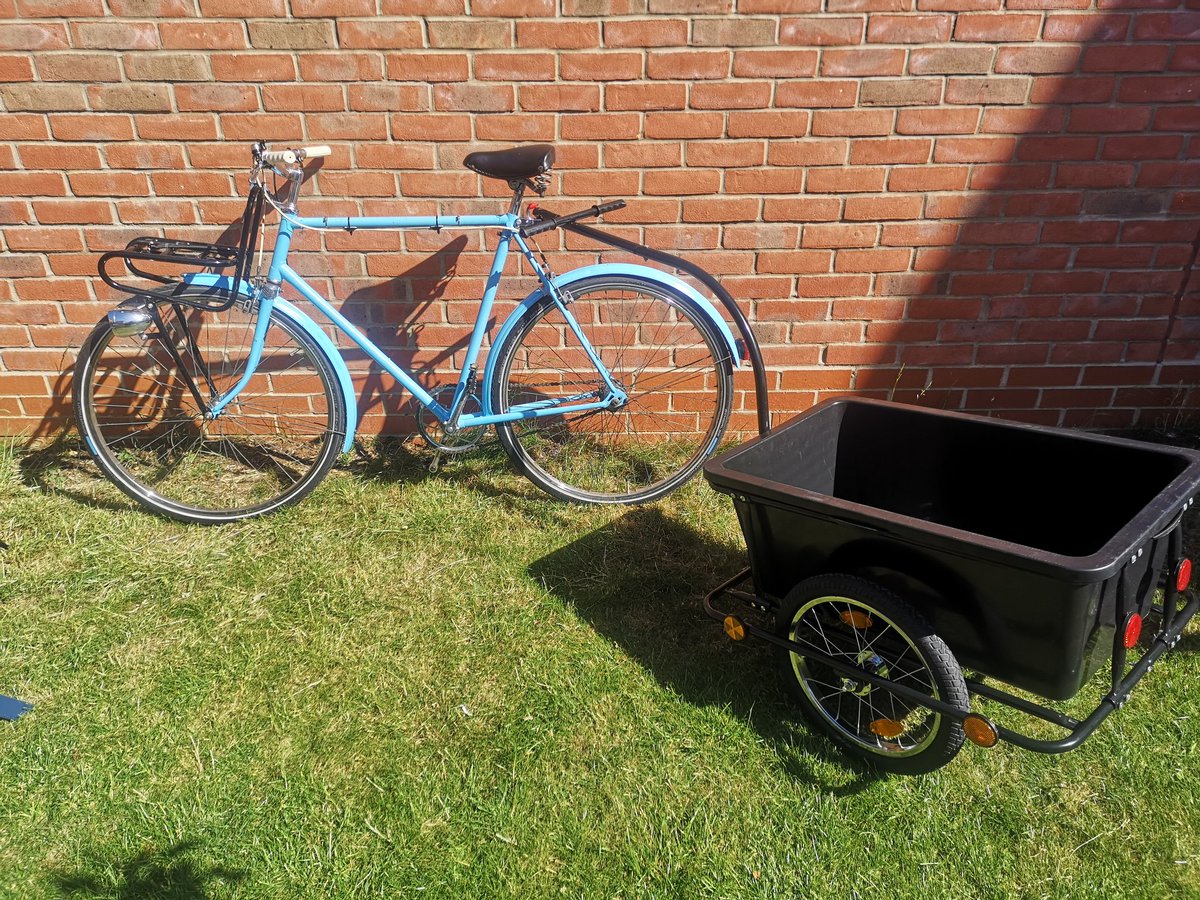 BicesterBug's tweet image. The blue bike is ready for a big shopping trip! Will let you know how it goes later. #practicalcycling