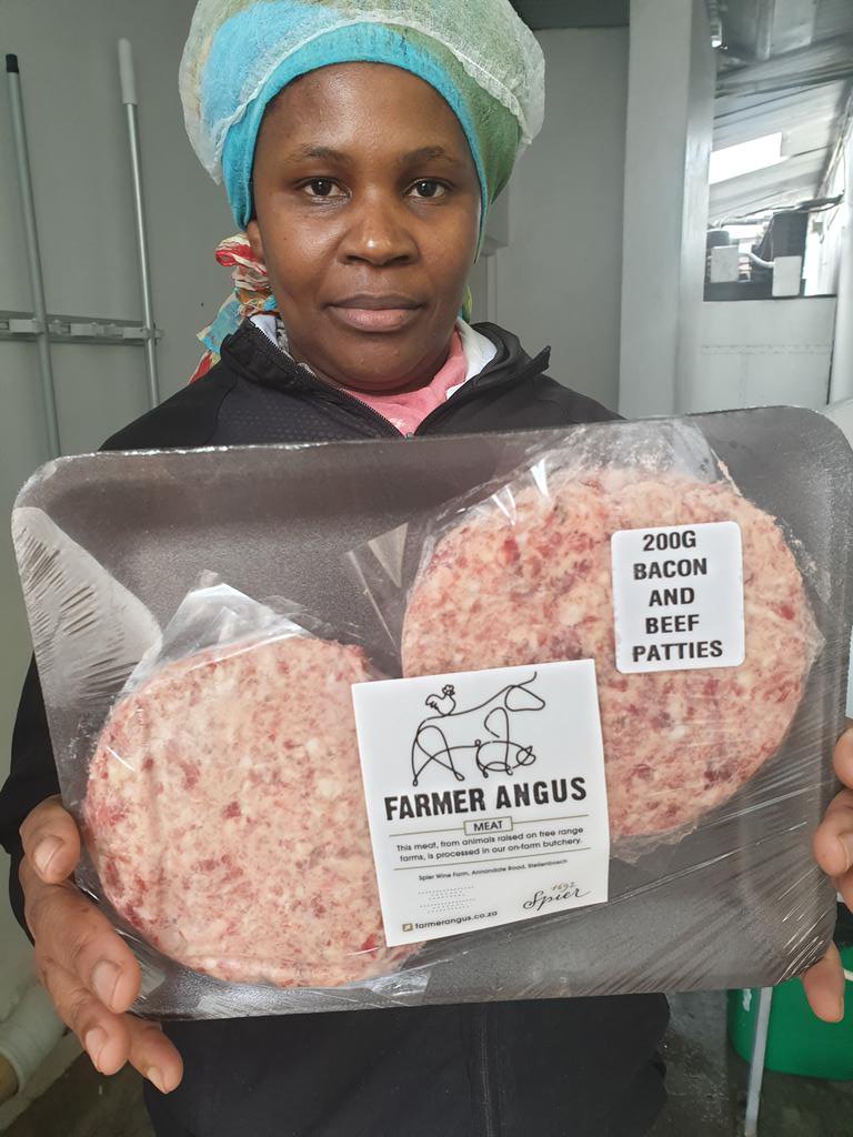 Bacon and beef burgers anyone?
Phello with the latest product that is only available in the Spier Farm Food Store which is open every day from 9am to 4pm