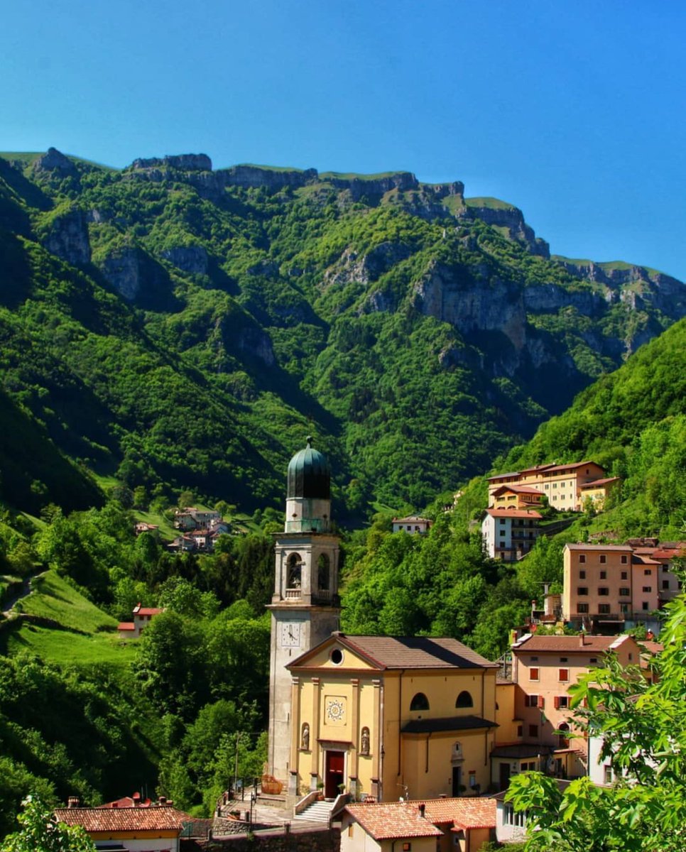 TurismoVeneto's tweet photo. #Giazza è un piccolo borgo nel Parco regionale della Lessinia dove ancora si parla il cimbro. La sua fitta foresta fa da cornice ad una suggestiva escursione lungo il torrente Fraselle ---> https://t.co/yD49kxUz1V
#VisitVeneto
(foto IG _luca_photographer) https://t.co/2YD4xYMdKQ