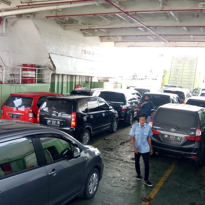 ksop_tgbuton's tweet photo. Kondisi dipelabuhan penyebrangan roro sei selari terpantau aman dan lancar https://t.co/3c6rNyhfHW