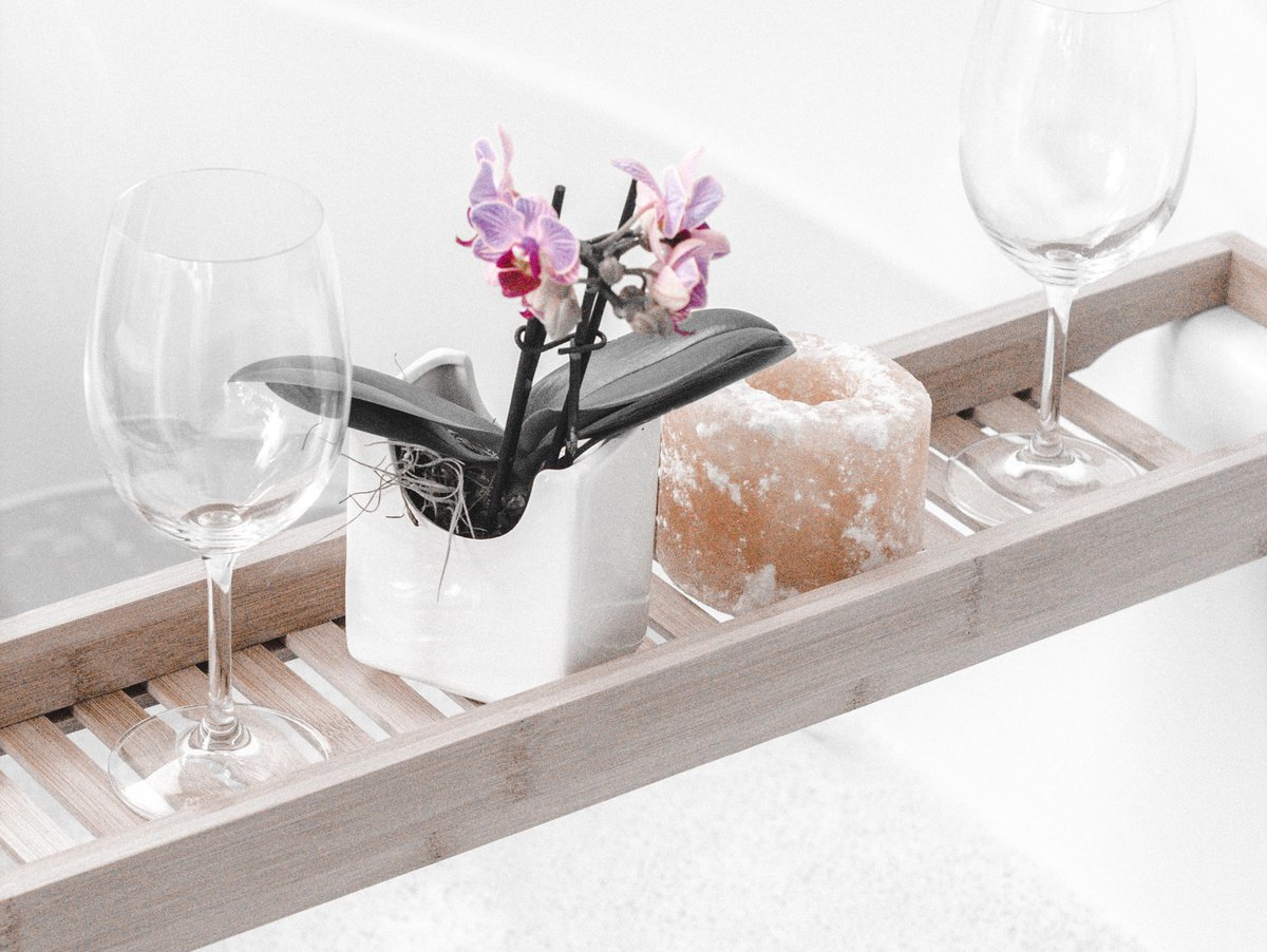 SecretOasisSpa's tweet photo. 🚨 New SOS blog post: How to create your own lockdown home spa https://t.co/6jUodgEcDZ 🛀
#spa #beauty #blog #lockdown #homespa #SelfCare #Wellbeing https://t.co/vZAQi1fA5Y