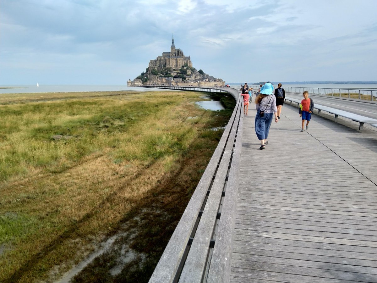 The first in a series of threads about aspects of  #Norman  #MedievalHistory: Mont-Saint-Michel (suggested by  @AnotherAspirin). This is a fascinating site, which I finally visited last year. 1.