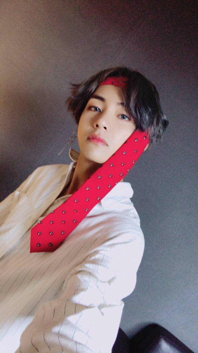 Oke sekarang giliran taehyung - Kumpulan Foto Taehyung update twt dari taun 2013-2020 -Sorry kalau ada yg kelewat :(~ A THREAD ~