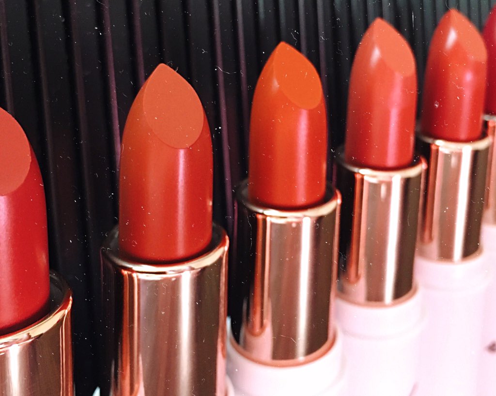 These lipsticks are all medium, warm tones that would look so flattering on almost everybody!And that packaging is so good and solid and I LOVE that rose gold touch on the inside it’s so classy (bougie....ratchet.....)